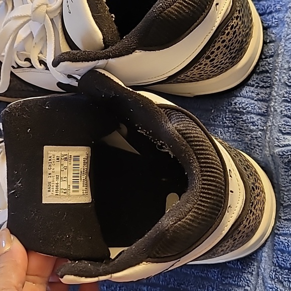 NIKE AIRS HIGH TOPS - Picture 7 of 9